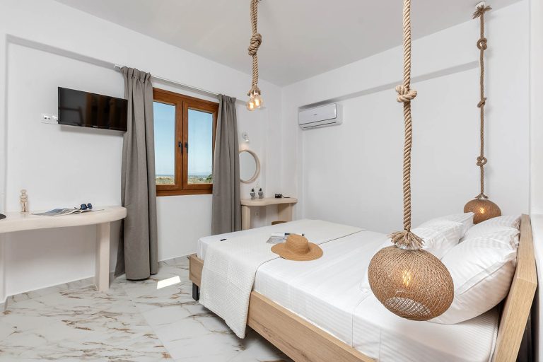 Naxos Beach Walk Plaka_0023