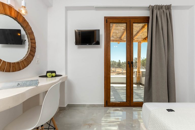 Naxos Beach Walk Plaka_0073